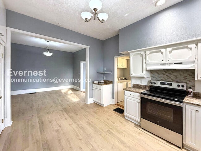 Foto del edificio - 5005 6th Ave S