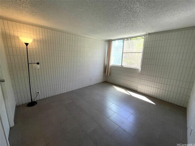 Foto del edificio - Spacious 3 Bed / 2 Bath – Nuuanu Park Plac...