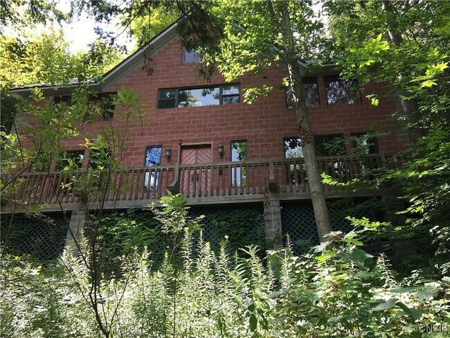 Foto del edificio - 1806 Upper Burma Rd