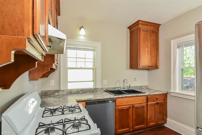 Building Photo - 3 br, 1 bath House - 3822 Fremont Avenue N