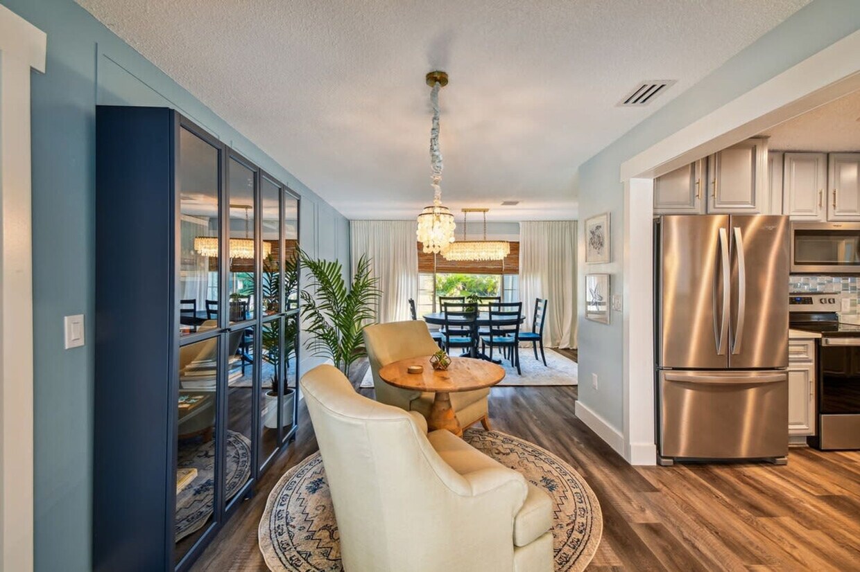 Foto principal - 512 Wayfarer Dr