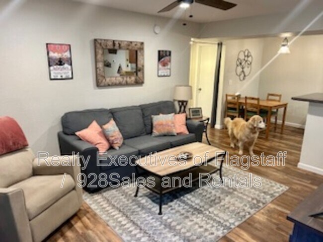 Building Photo - 1385 W University Ave