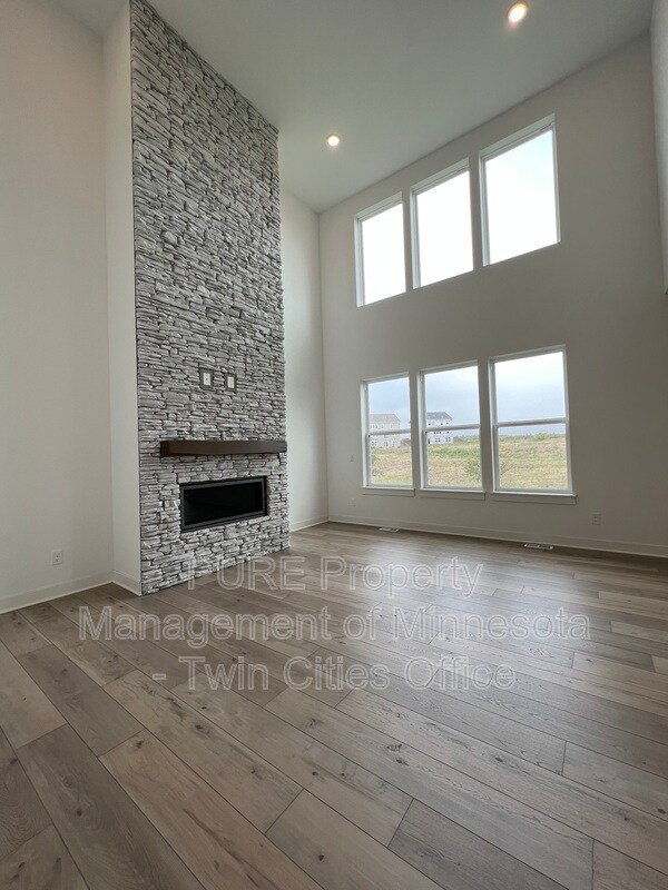 Building Photo - 10334 McGregor Blvd