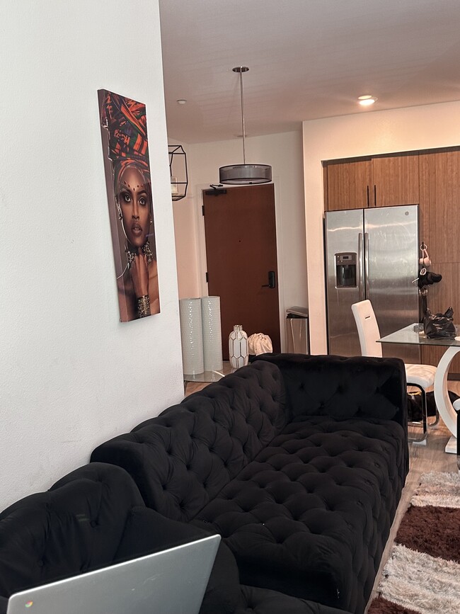 22120 Clarendon St Unit Clarendon apartment, Woodland Hills, CA 91367 ...