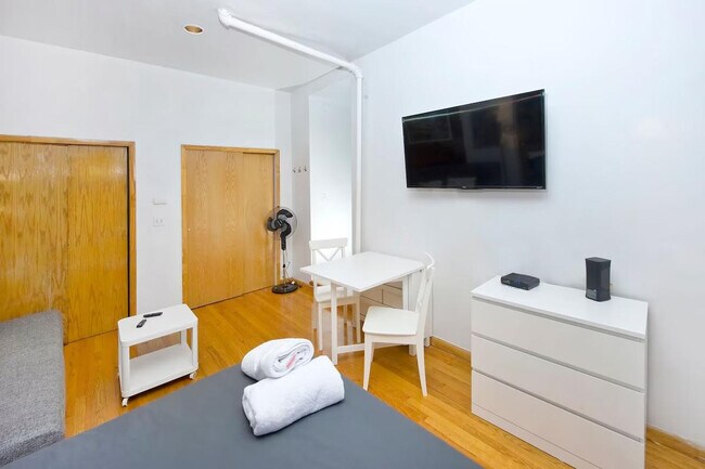 Foto del edificio - 135 E 94th St