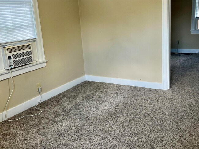 Building Photo - 578 Tipton Ave