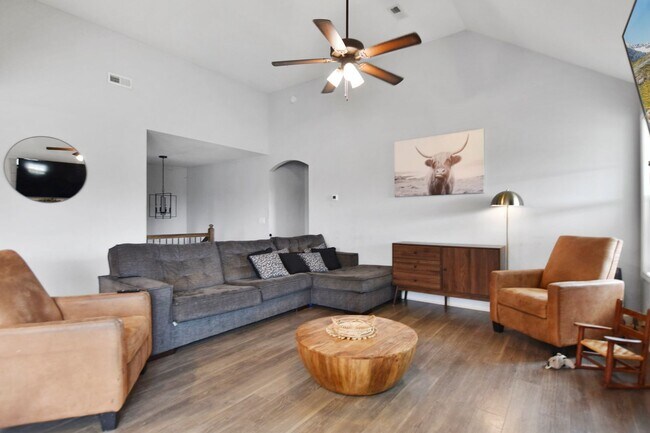Foto del edificio - Pet Friendly Four Bedroom with Basement!