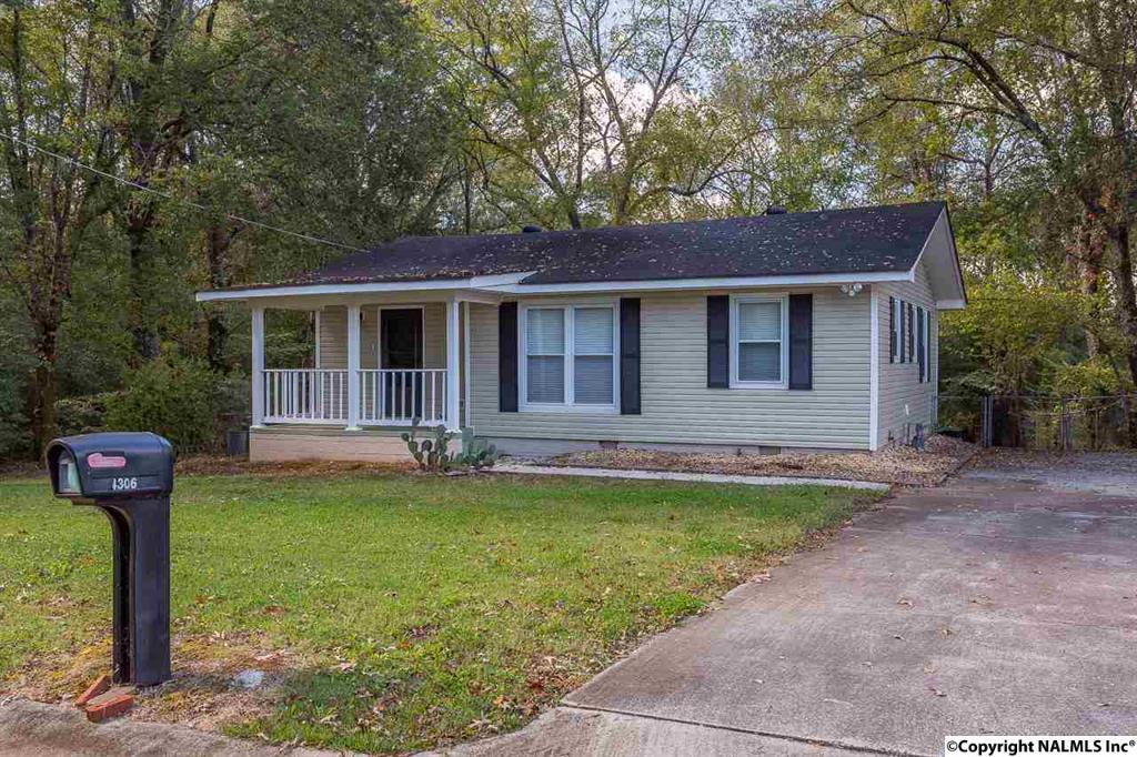 Foto principal - 4306 Cloverdale Dr NW