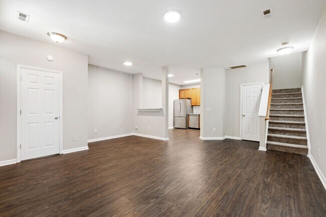Foto del edificio - Raleigh Retreat: Modern 3BR Townhome with ...