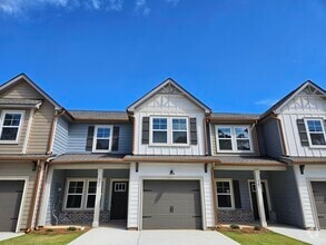 Building Photo - 3048 Venetian Dr