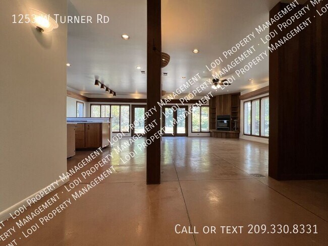 Building Photo - 1253 W Turner Rd