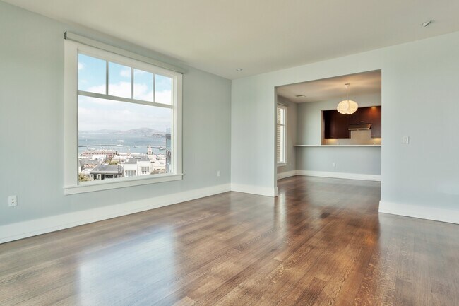 Building Photo - 2701 Larkin St