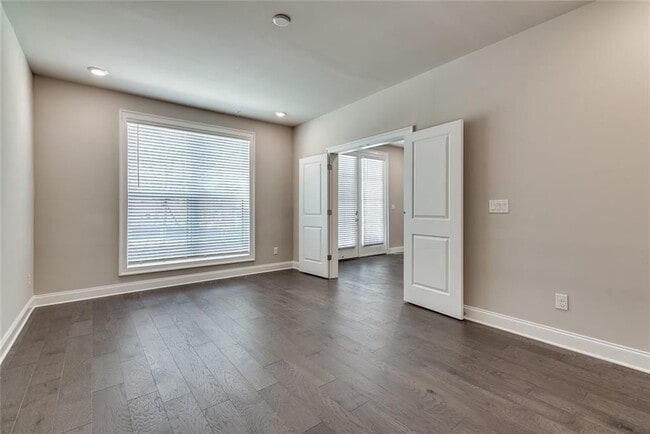 Building Photo - 308 Burgess Walk