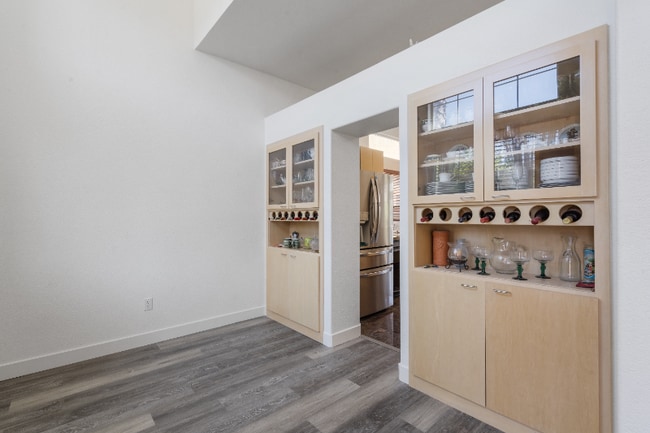 Building Photo - 9065 Pebble Spring Ct