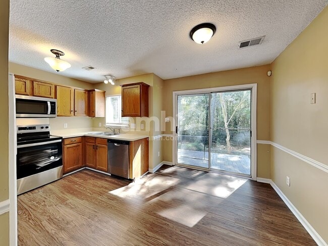 Foto del edificio - 2206 Coatsdale Ln