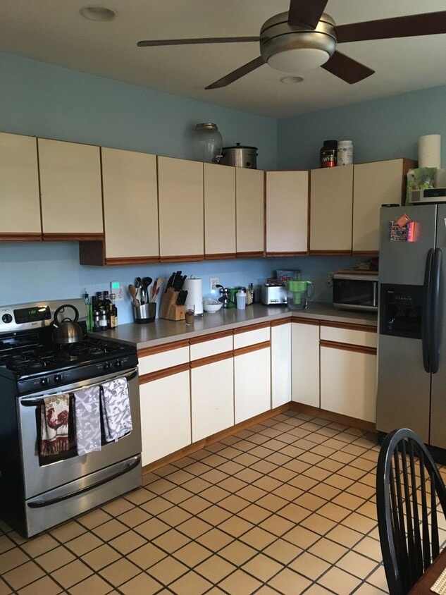 3 bedroom on Mission Hill - no undergrads please - 3 bedroom on Mission Hill - no undergrads please