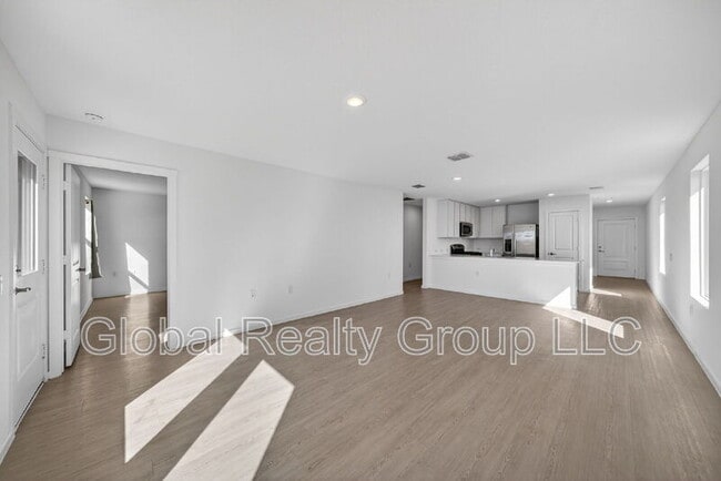 Foto del edificio - 10647 Nye St