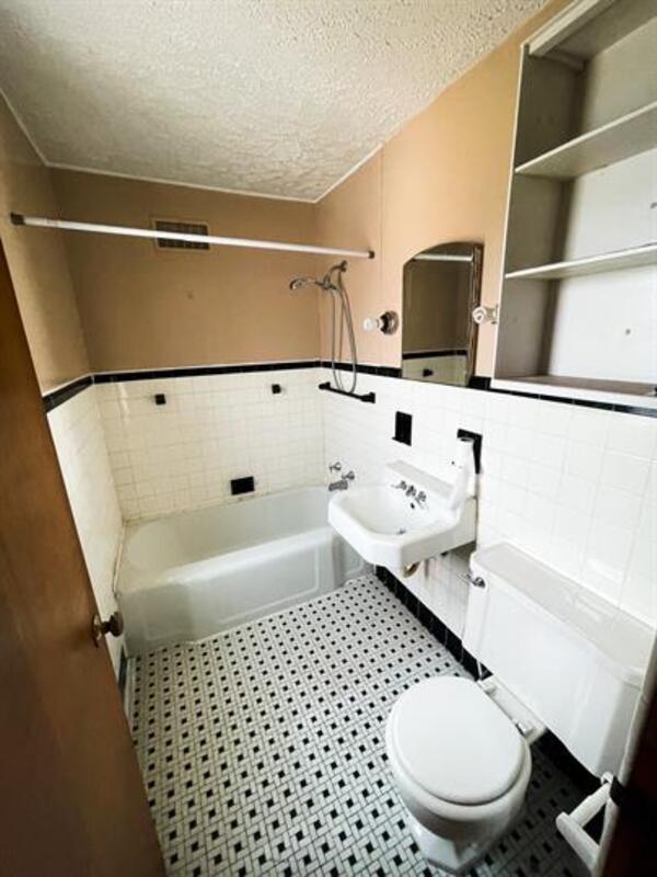 2404 Sunset Blvd, Steubenville, OH 43952 Condo for Rent in