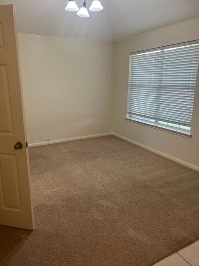 Foto del edificio - Beautiful 3 Bedroom 2 Bath located in Austin