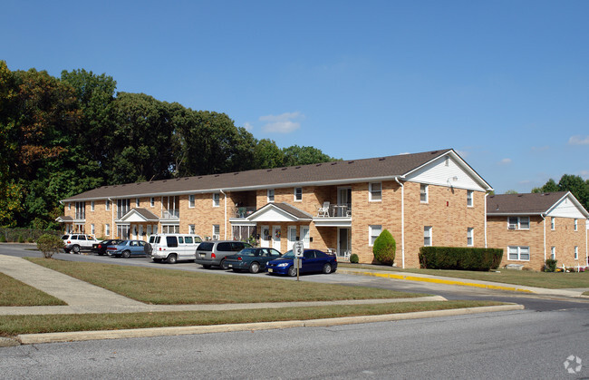 Building Photo - Green Valley Apartments