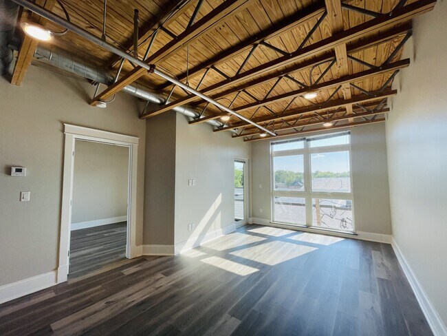 Foto del edificio - 330-350 Pleasant St. Unit 328