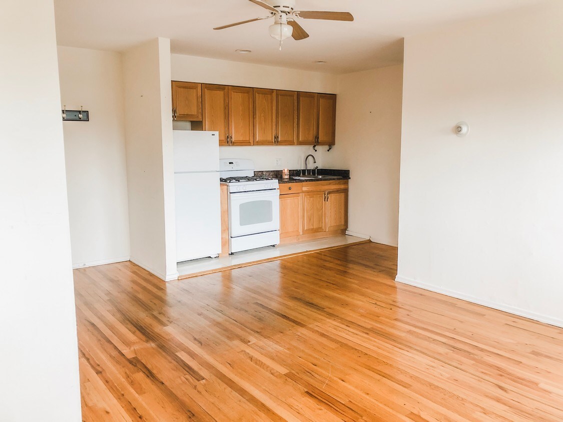 35 E Bay Dr, West Islip, NY 11795 Apartments in West Islip, NY