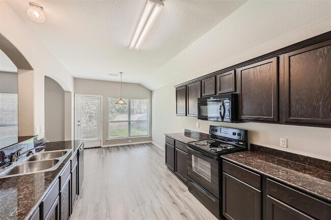 Foto del edificio - 931 Ranch Rd