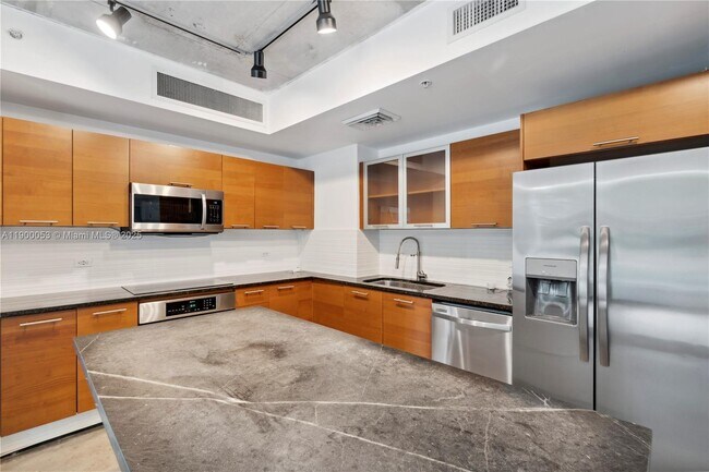 Foto del edificio - 3451 NE 1st Ave