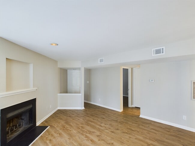 Building Photo - 1041 Wirewood Dr