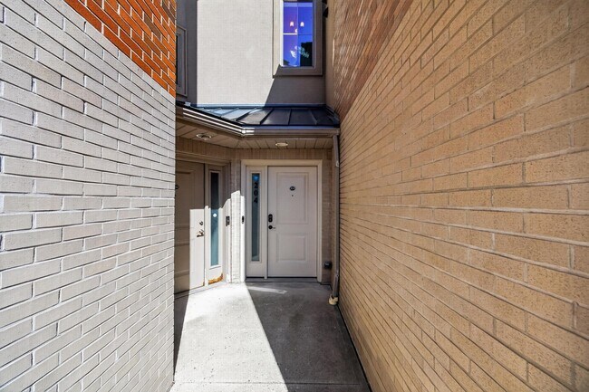 Foto del edificio - 200 Laird Ave