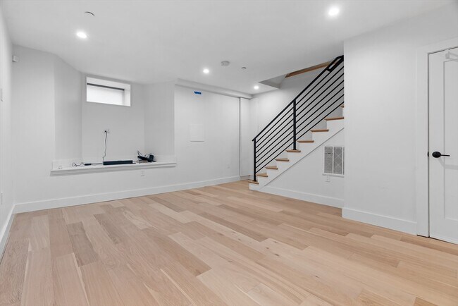 Building Photo - 143 Trenton St
