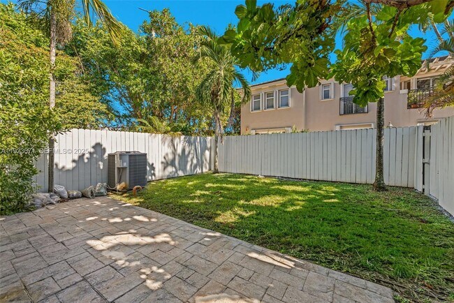 Building Photo - 13909 SW 86th Ct