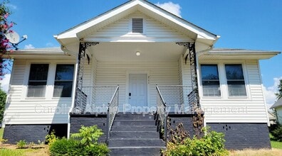 Building Photo - 211 River St