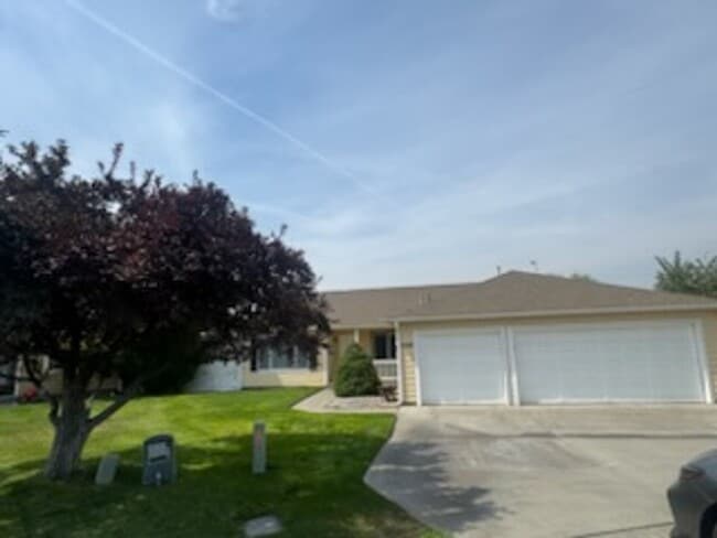Building Photo - 2089 NW Eucalyptus Dr