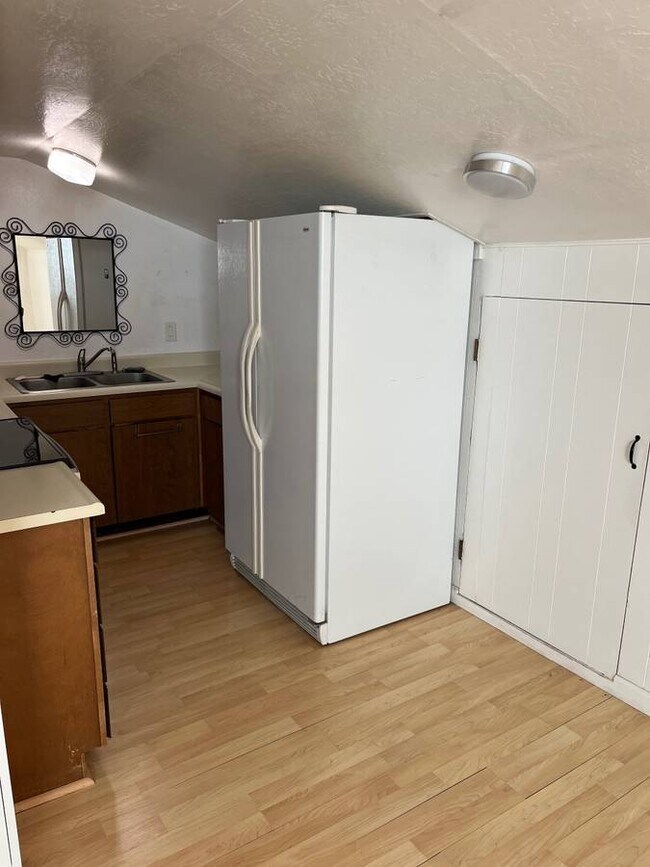 Foto del edificio - 395 Lagunita Dr