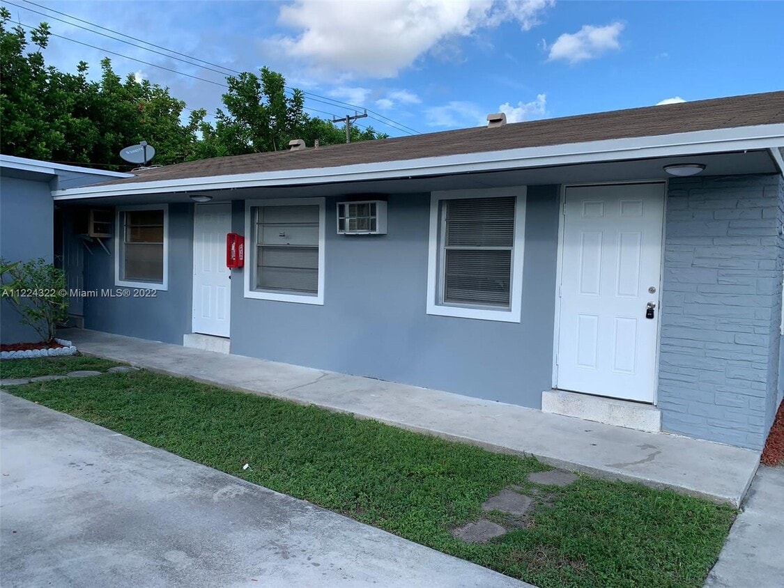6317 SW 18th St Unit 1, Miramar, FL 33023 Room for Rent in Miramar