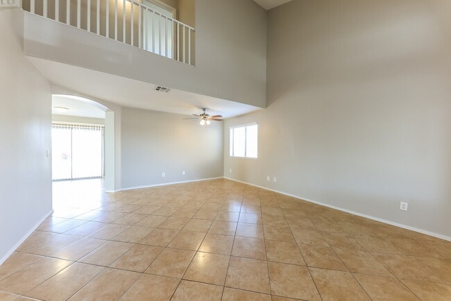Building Photo - 1304 S 159th Ave