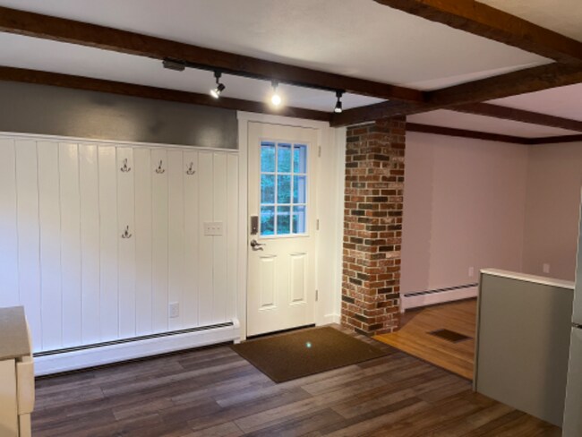 Building Photo - 36 Flutter St