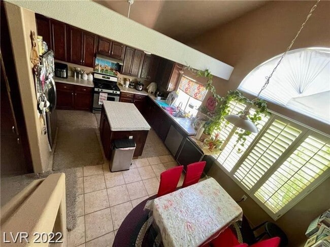 Foto del edificio - Silverado Ranch Two-Story with Open Floor Plan!