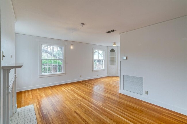 Foto del edificio - 1609 Sunset Ln