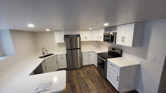 Foto del edificio - 1460 NW Newport Ave