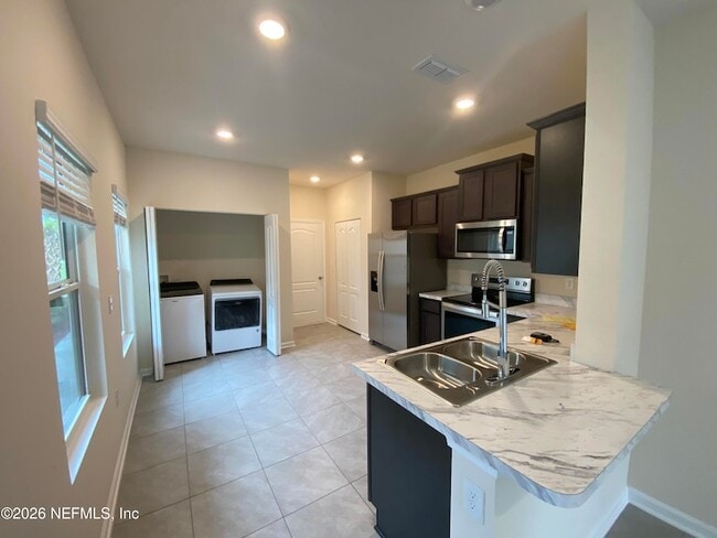 Building Photo - 7759 Legacy Trl
