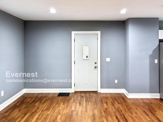Foto del edificio - 686 S Ogden Ave