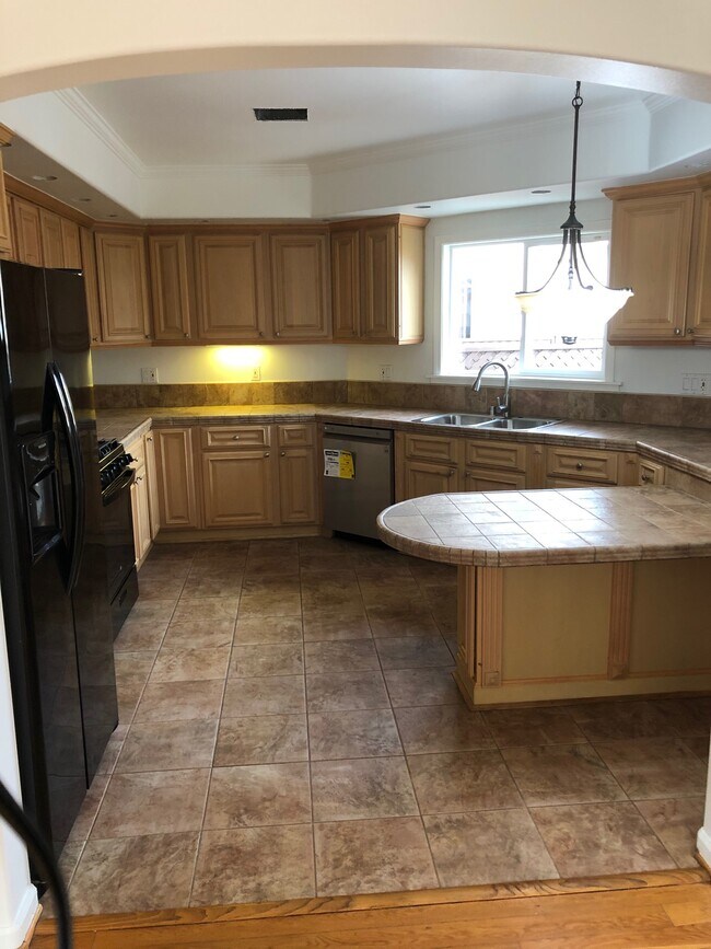 Building Photo - 4555 W 164th St