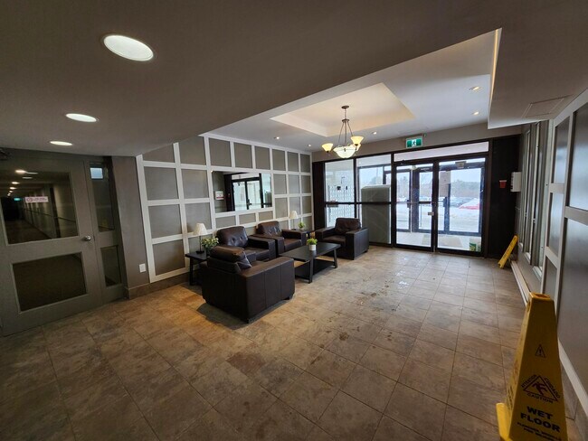 Photo du bâtiment - 155 Mystery Lake Dr