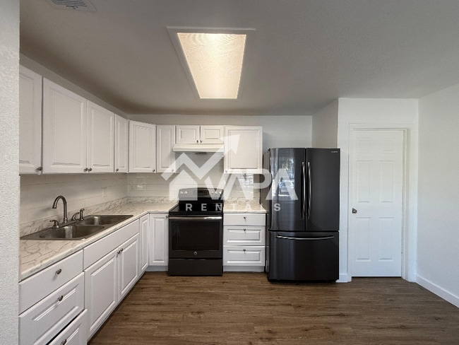 Building Photo - 4114 Sunrise Pass