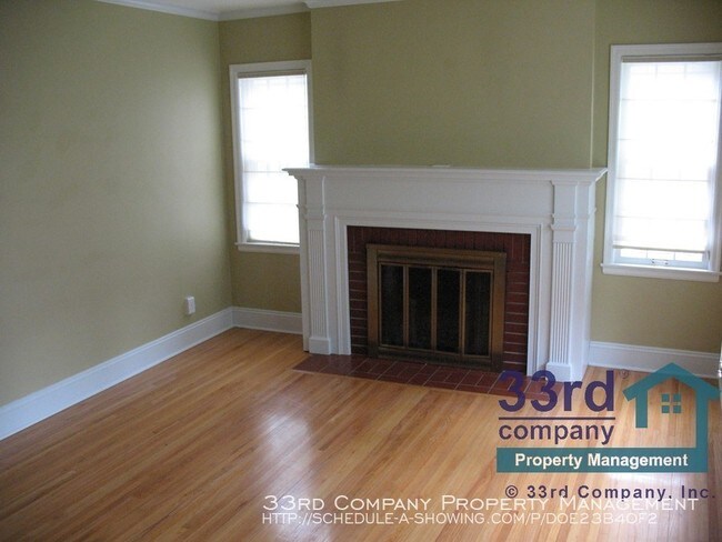 Building Photo - Charming bungalow in central St. Louis Park!