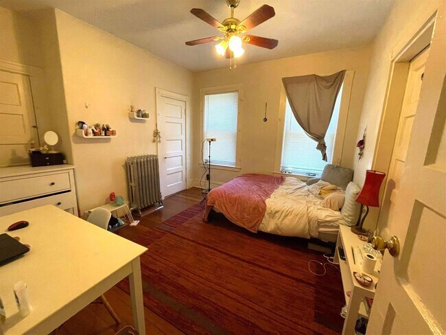 Foto del edificio - 158 River St