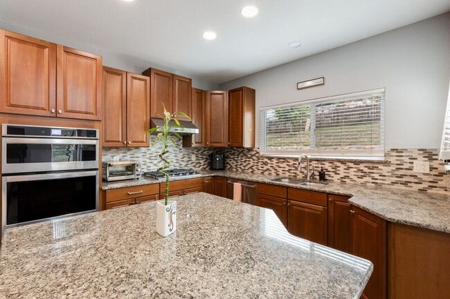 Building Photo - 8175 Trafalger Dr