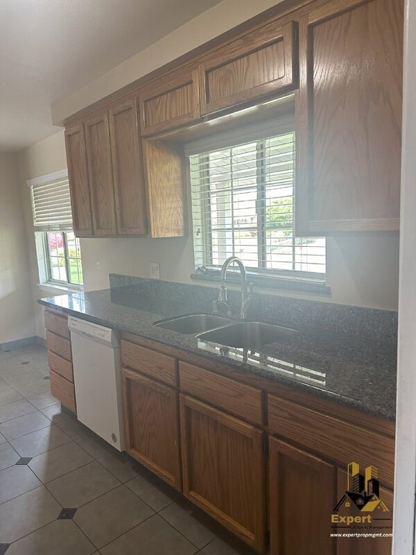 Building Photo - 8824 Piedra Way